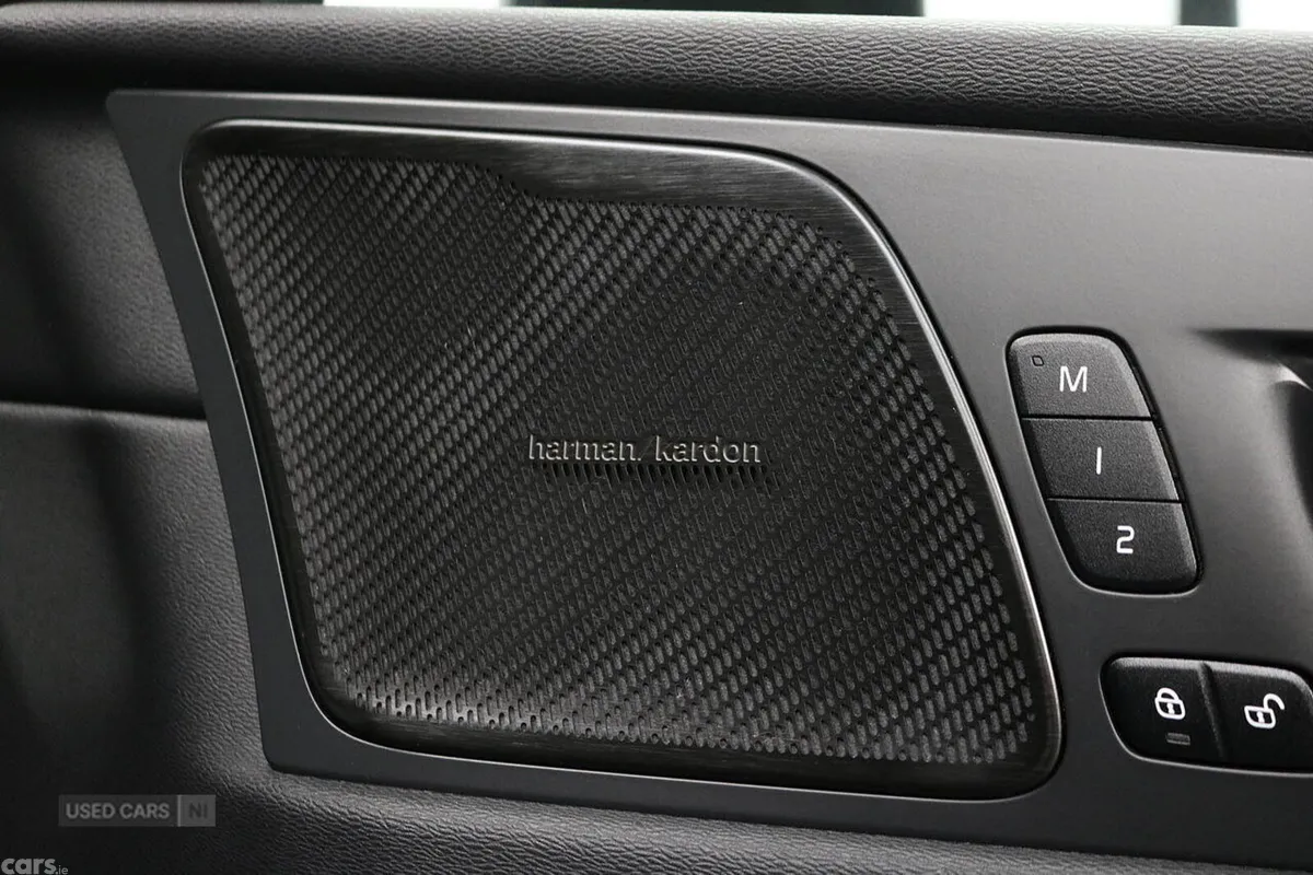 Volvo XC60 SUV, Petrol Hybrid, 2025, Grey