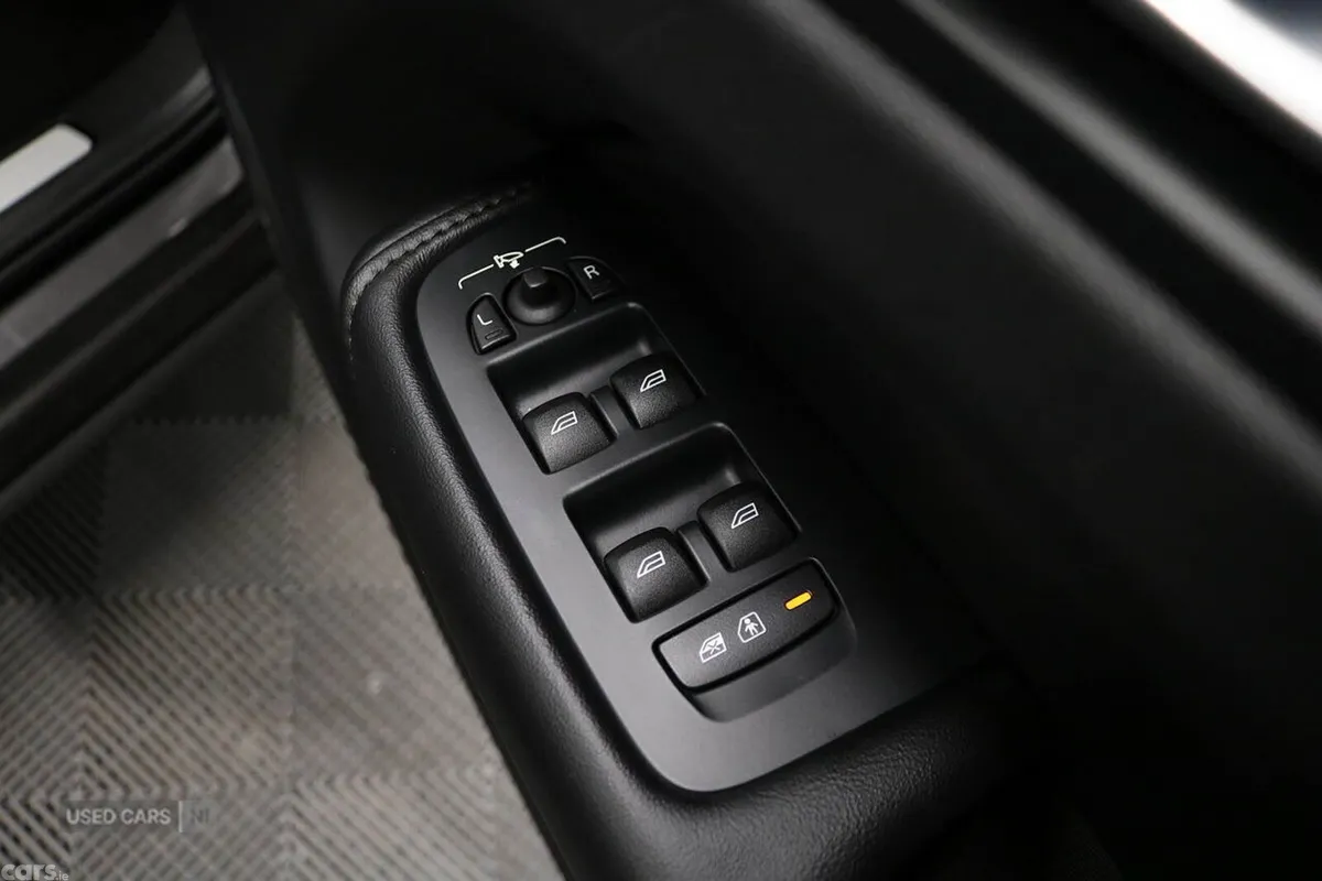 Volvo XC60 SUV, Petrol Hybrid, 2025, Grey
