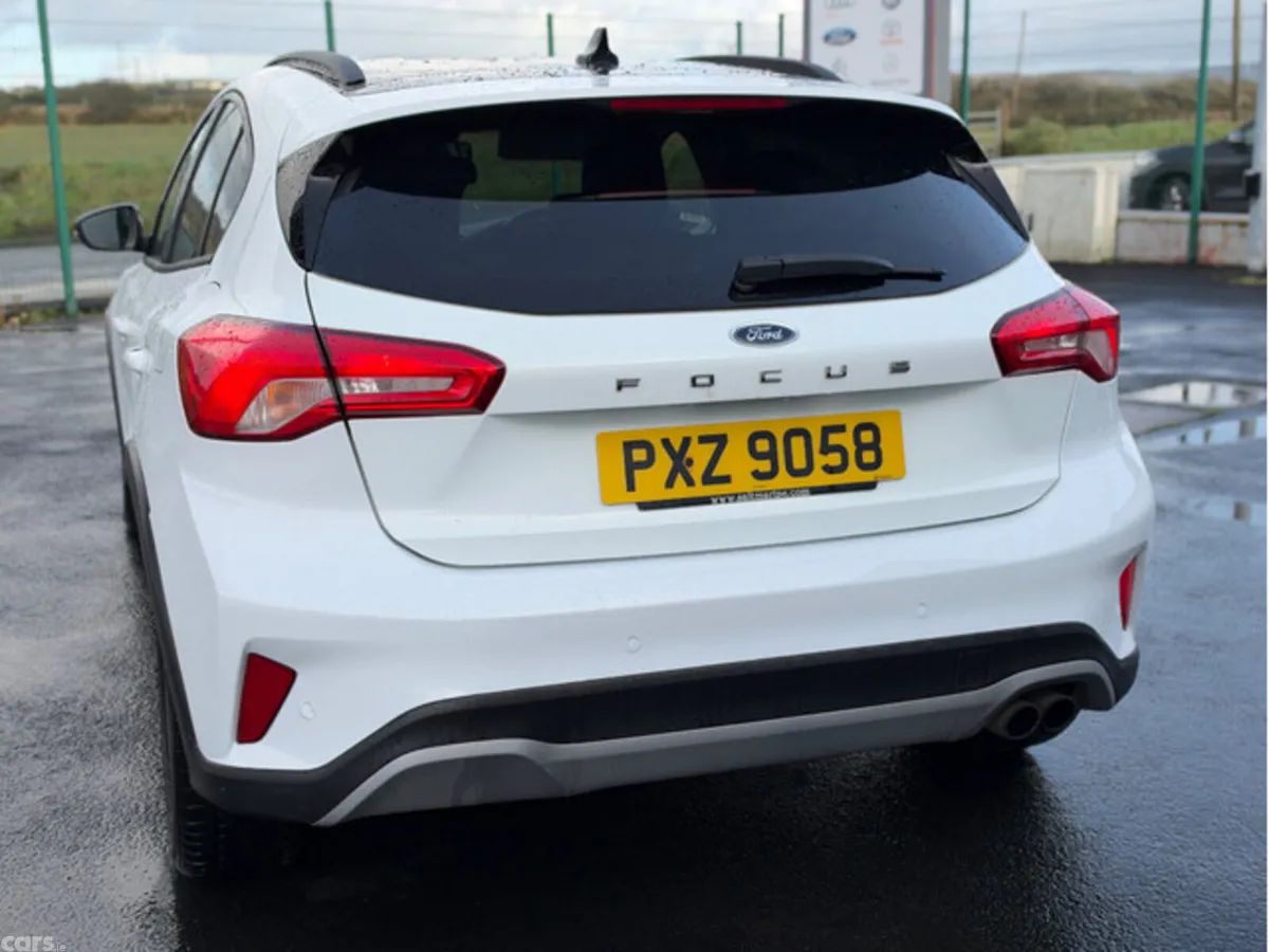 Ford Focus Hatchback, Diesel, 2021, White