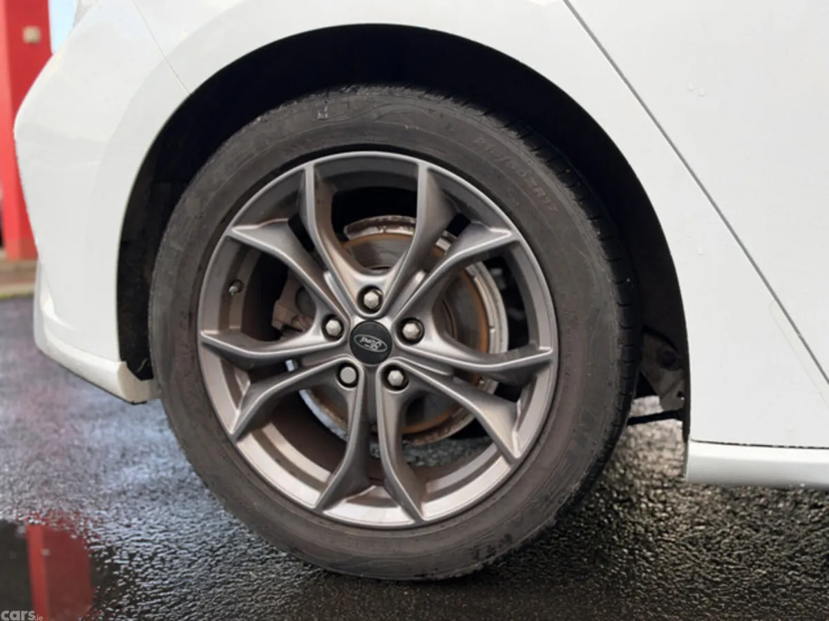 Ford Focus Hatchback, Diesel, 2019, White