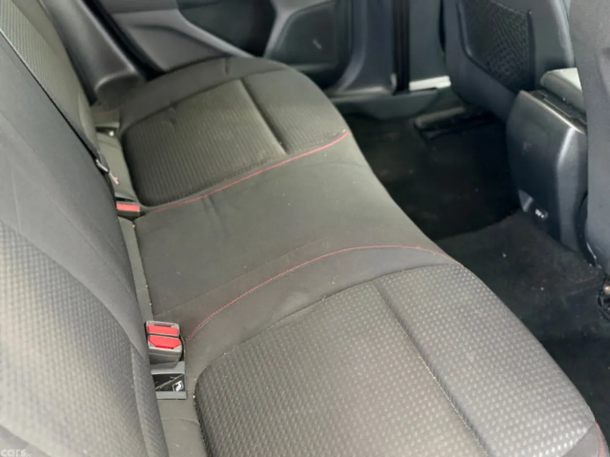 Ford Focus Hatchback, Diesel, 2019, White