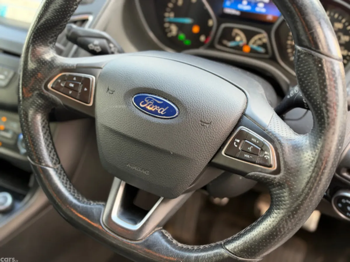 Ford Focus Hatchback, Diesel, 2017, Black