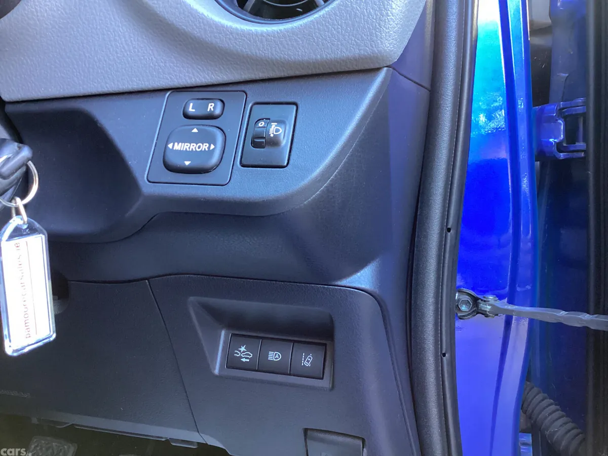 Toyota Yaris MPV, Petrol, 2020, Blue