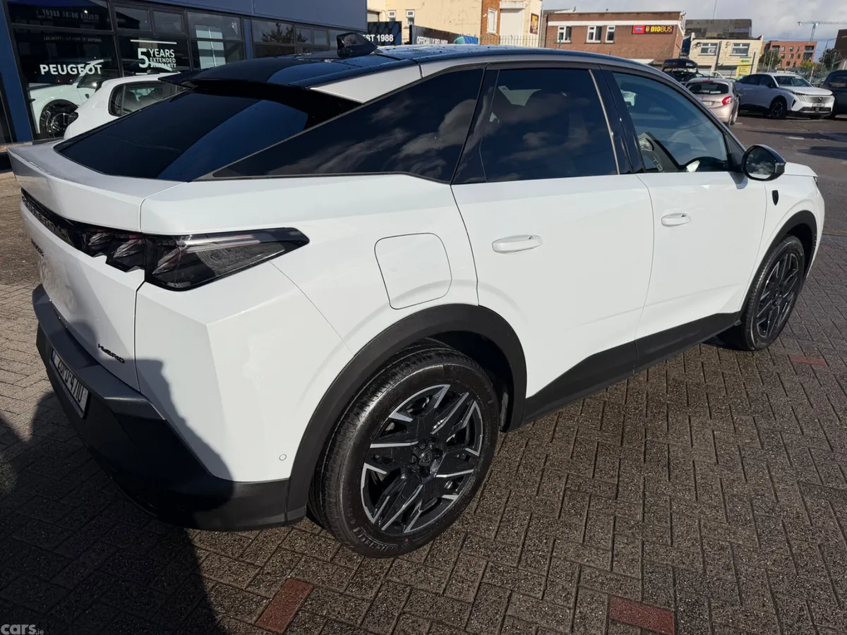 Peugeot 3008 MPV, Petrol, 2026, White
