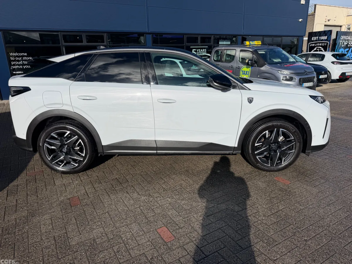 Peugeot 3008 MPV, Petrol, 2026, White