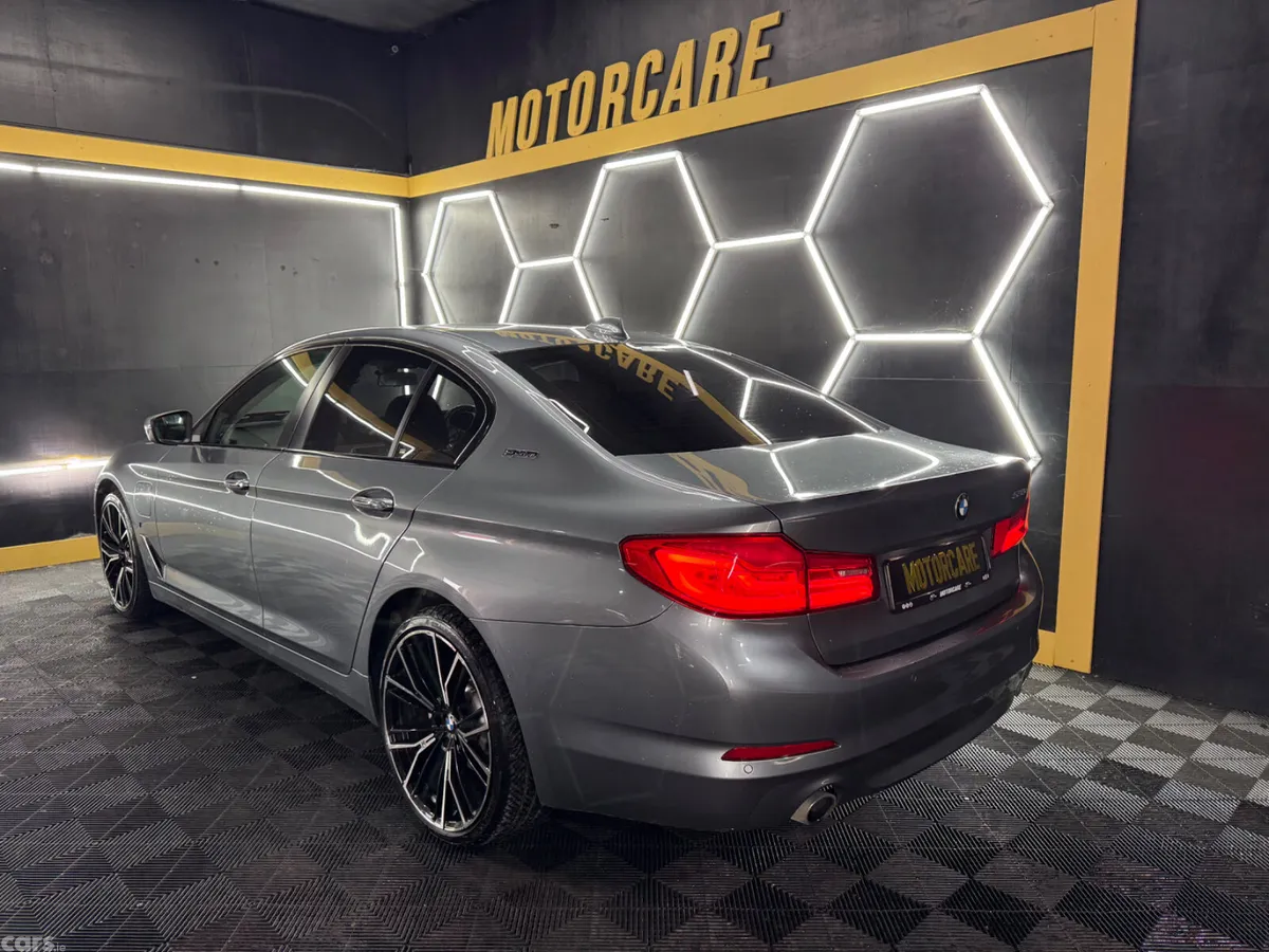 BMW 5-Series Saloon, Petrol Plug-in Hybrid, 2017, Blue
