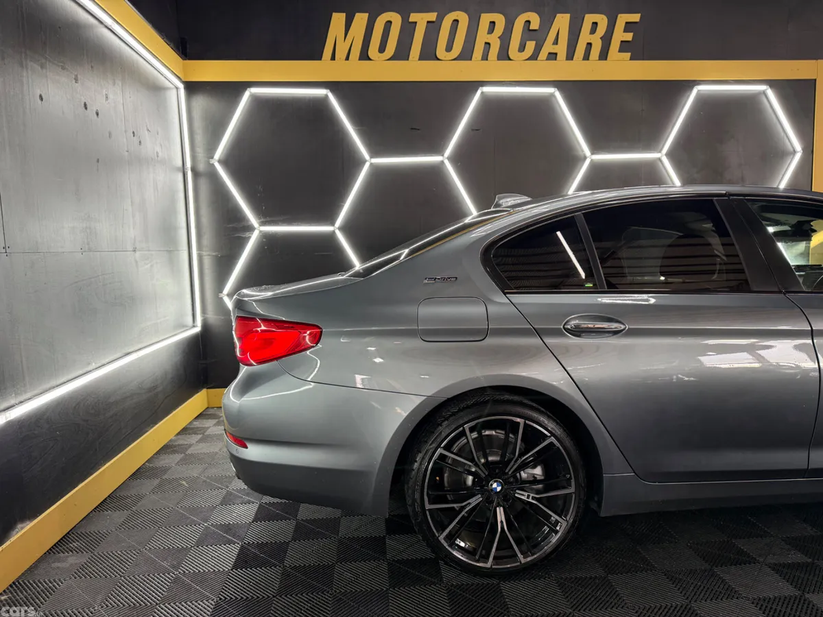 BMW 5-Series Saloon, Petrol Plug-in Hybrid, 2017, Blue