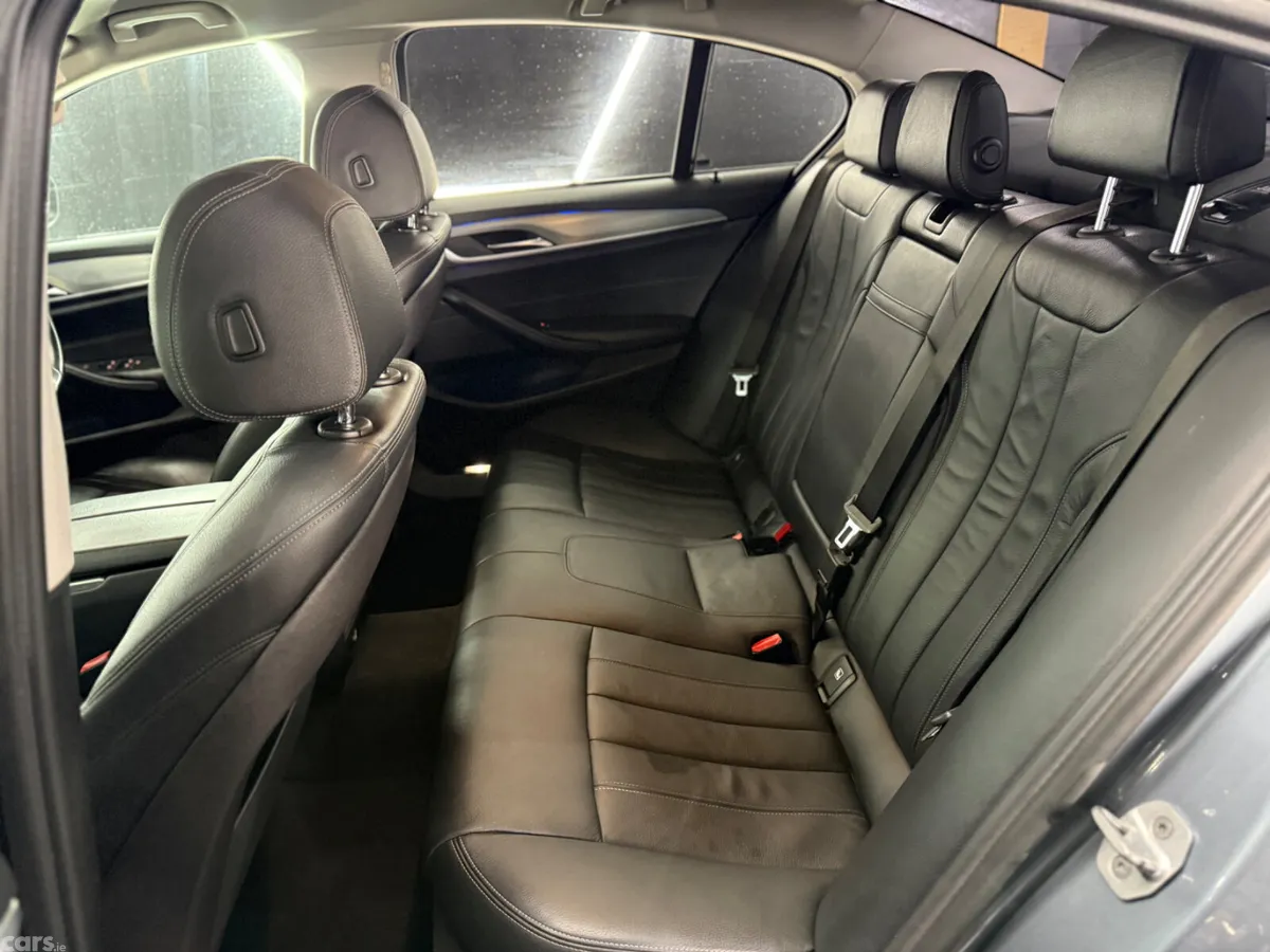 BMW 5-Series Saloon, Petrol Plug-in Hybrid, 2017, Blue