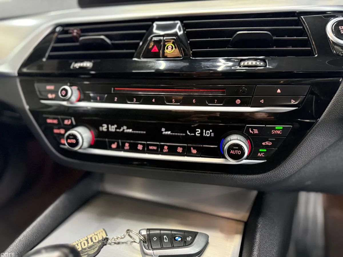 BMW 5-Series Saloon, Petrol Plug-in Hybrid, 2017, Blue