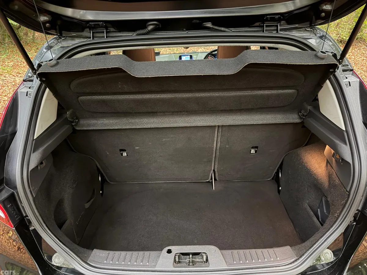Ford Fiesta Hatchback, Diesel, 2016, Black