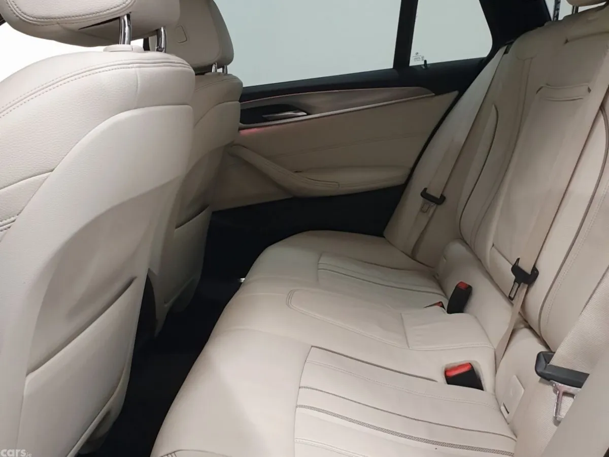 BMW 5-Series Estate, Diesel, 2019, Blue