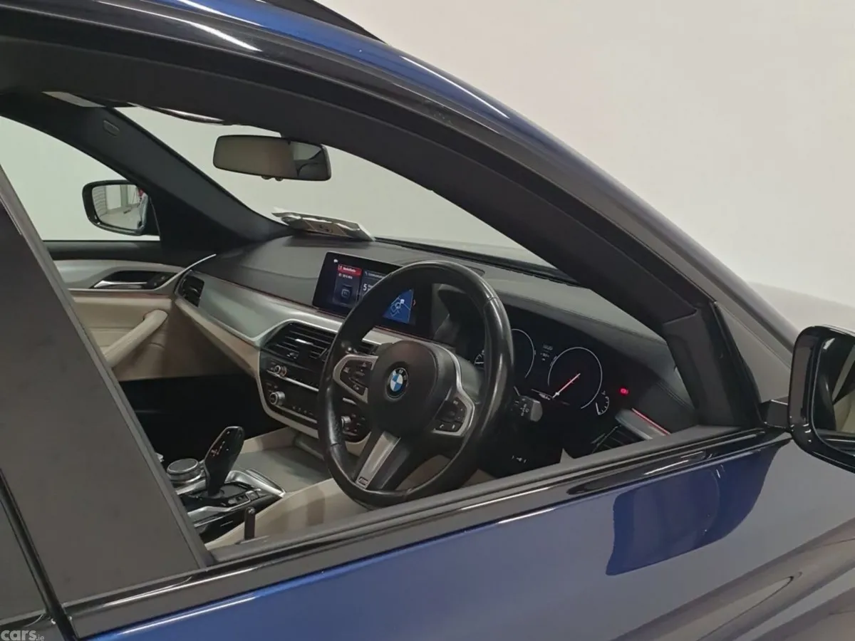 BMW 5-Series Estate, Diesel, 2019, Blue