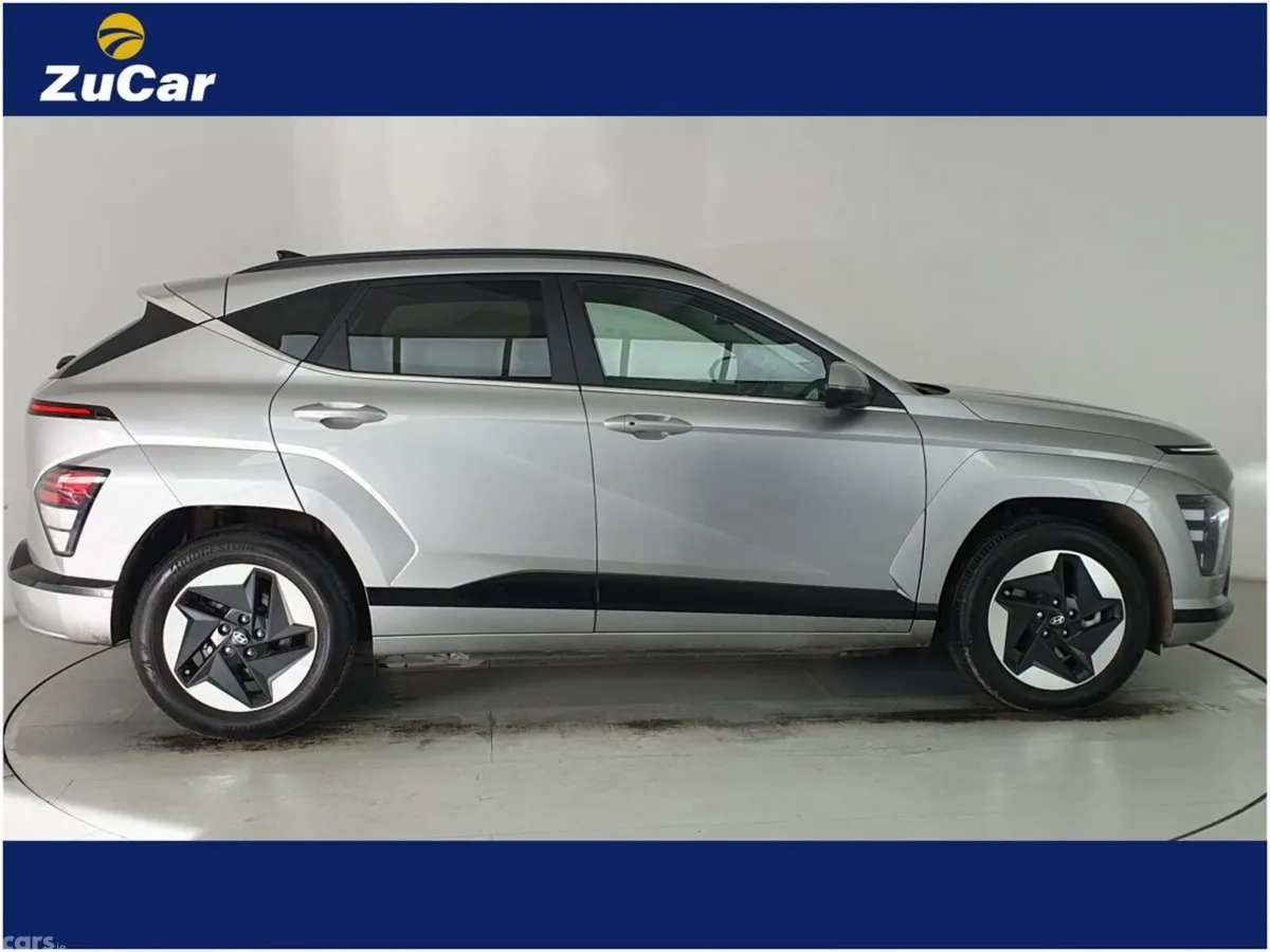 Hyundai KONA Hatchback, Electric, 2024, Silver