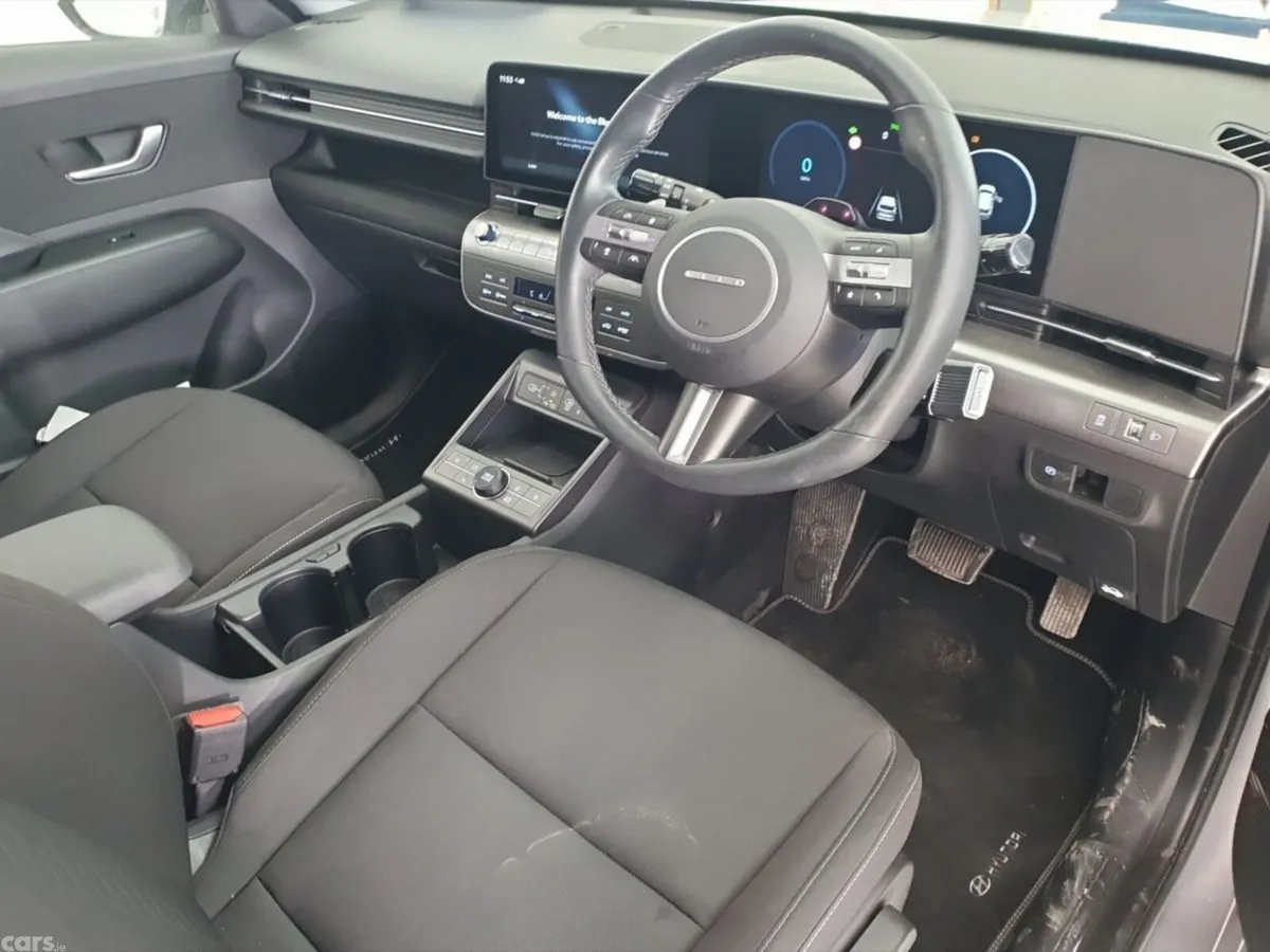 Hyundai KONA Hatchback, Electric, 2024, Silver