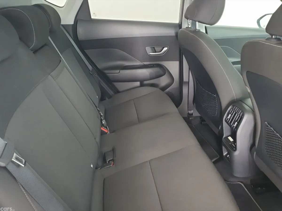 Hyundai KONA Hatchback, Electric, 2024, Silver