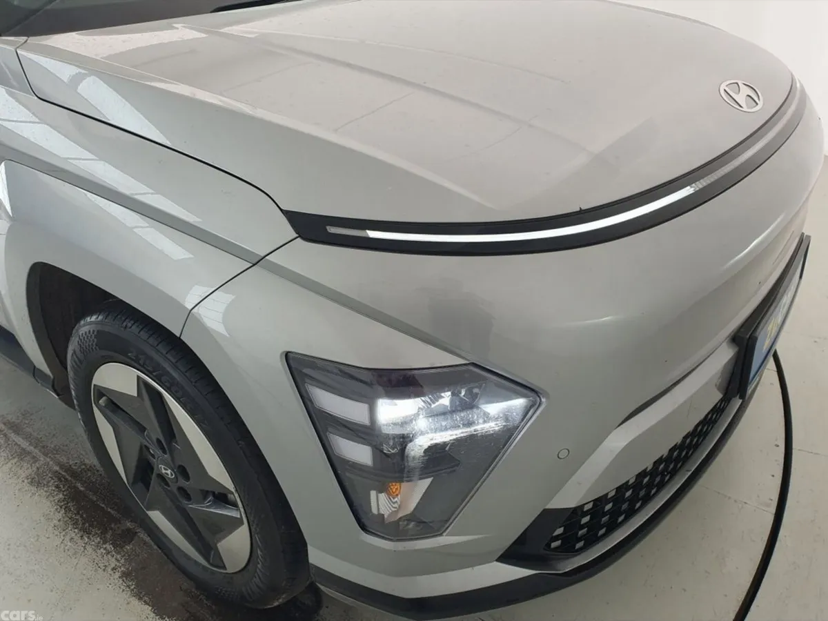 Hyundai KONA Hatchback, Electric, 2024, Silver