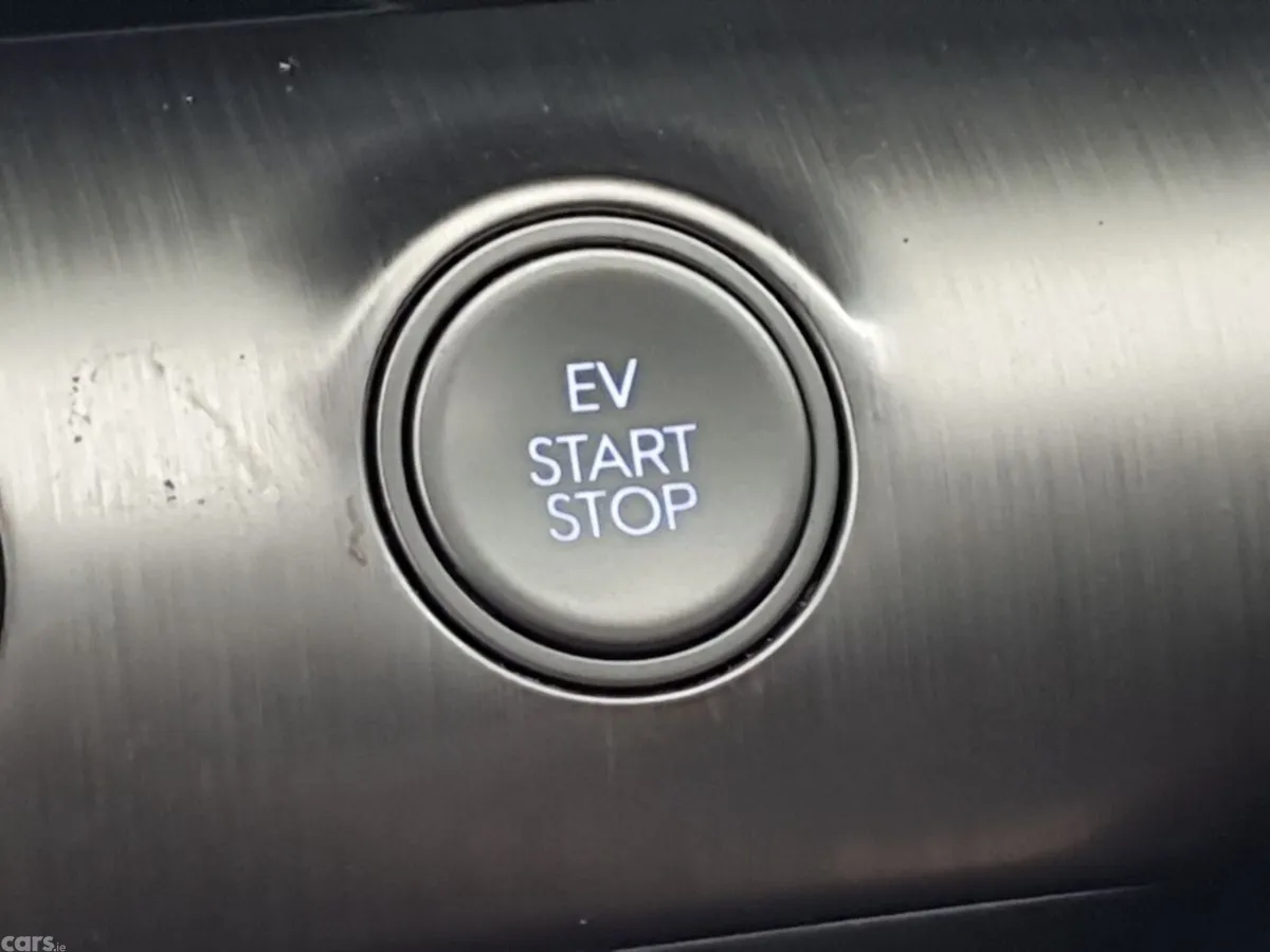 Hyundai KONA Hatchback, Electric, 2024, Silver