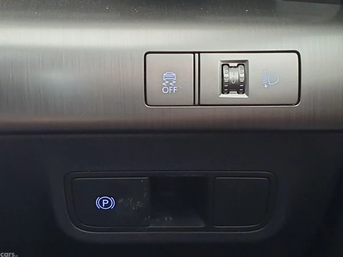 Hyundai KONA Hatchback, Electric, 2024, Silver