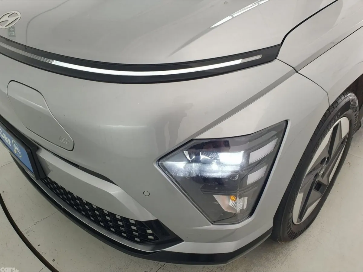 Hyundai KONA Hatchback, Electric, 2024, Silver