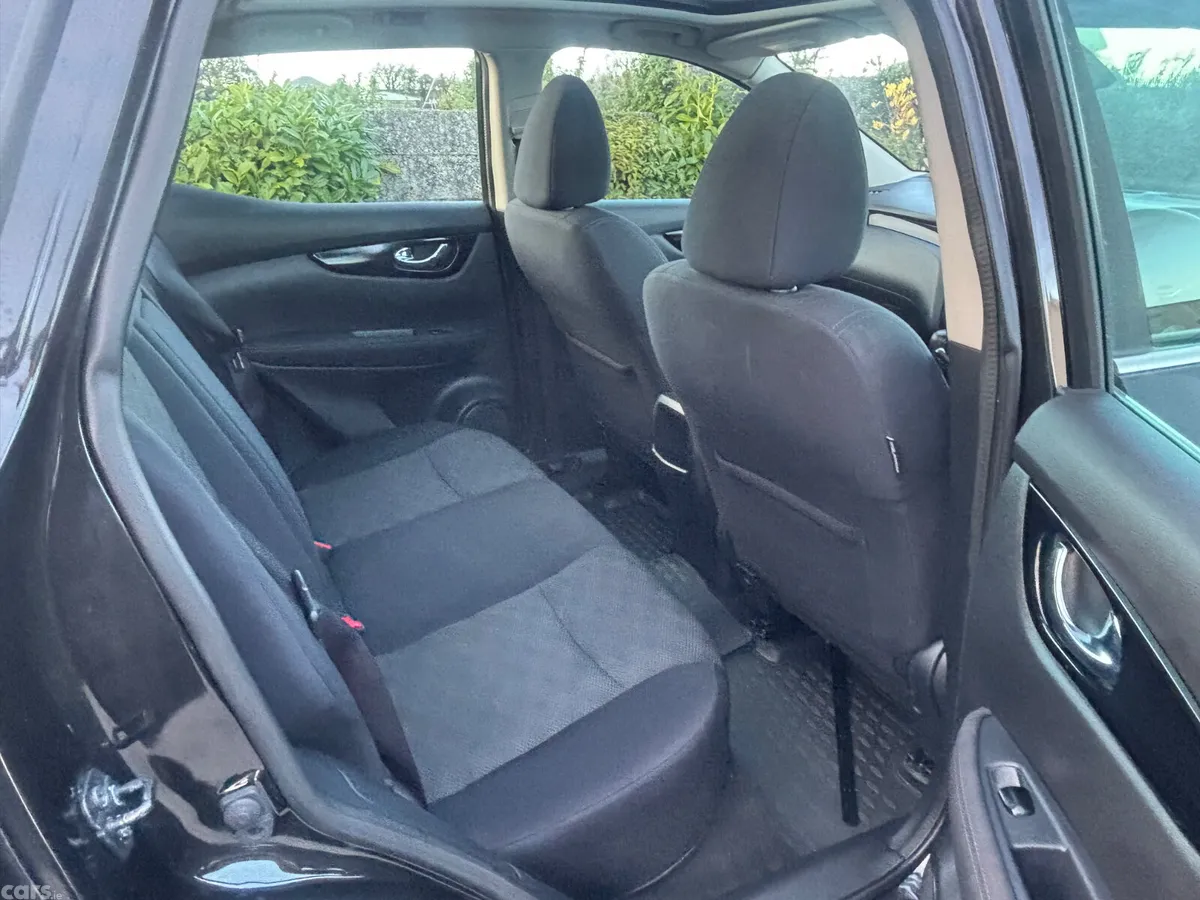 Nissan Qashqai Hatchback, Petrol, 2016, Black