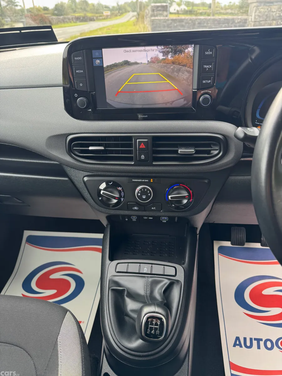 Hyundai i10 Hatchback, Petrol, 2023, Black