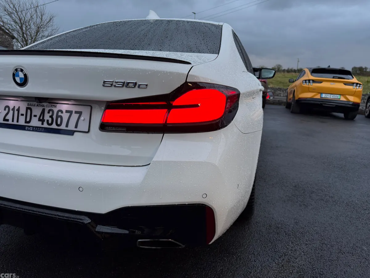 BMW 5-Series Saloon, Petrol Plug-in Hybrid, 2021, White