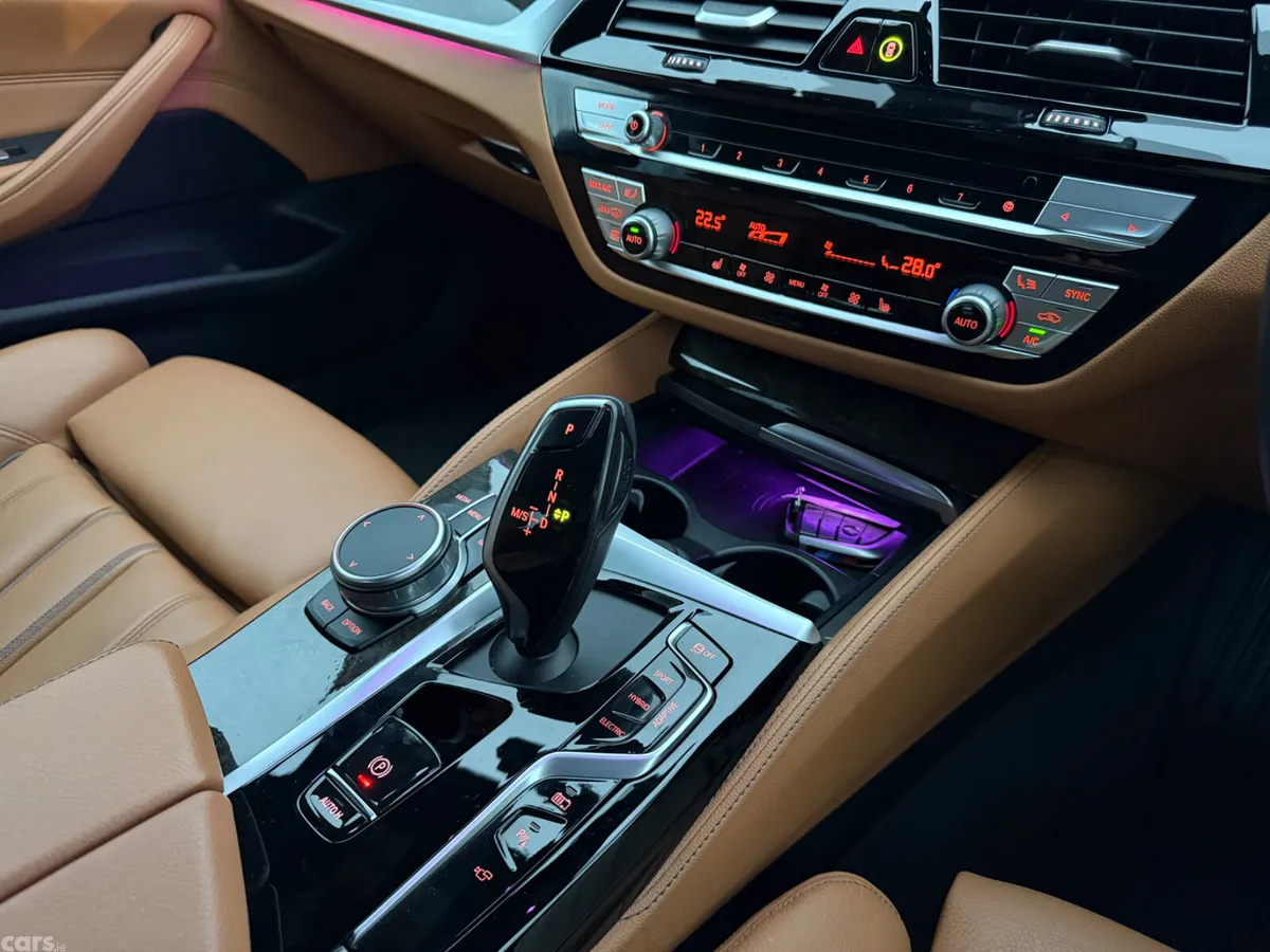 BMW 5-Series Saloon, Petrol Plug-in Hybrid, 2021, White