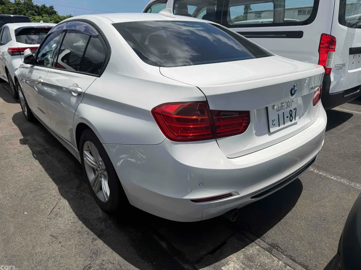 BMW 3-Series Saloon, Diesel, 2015, White