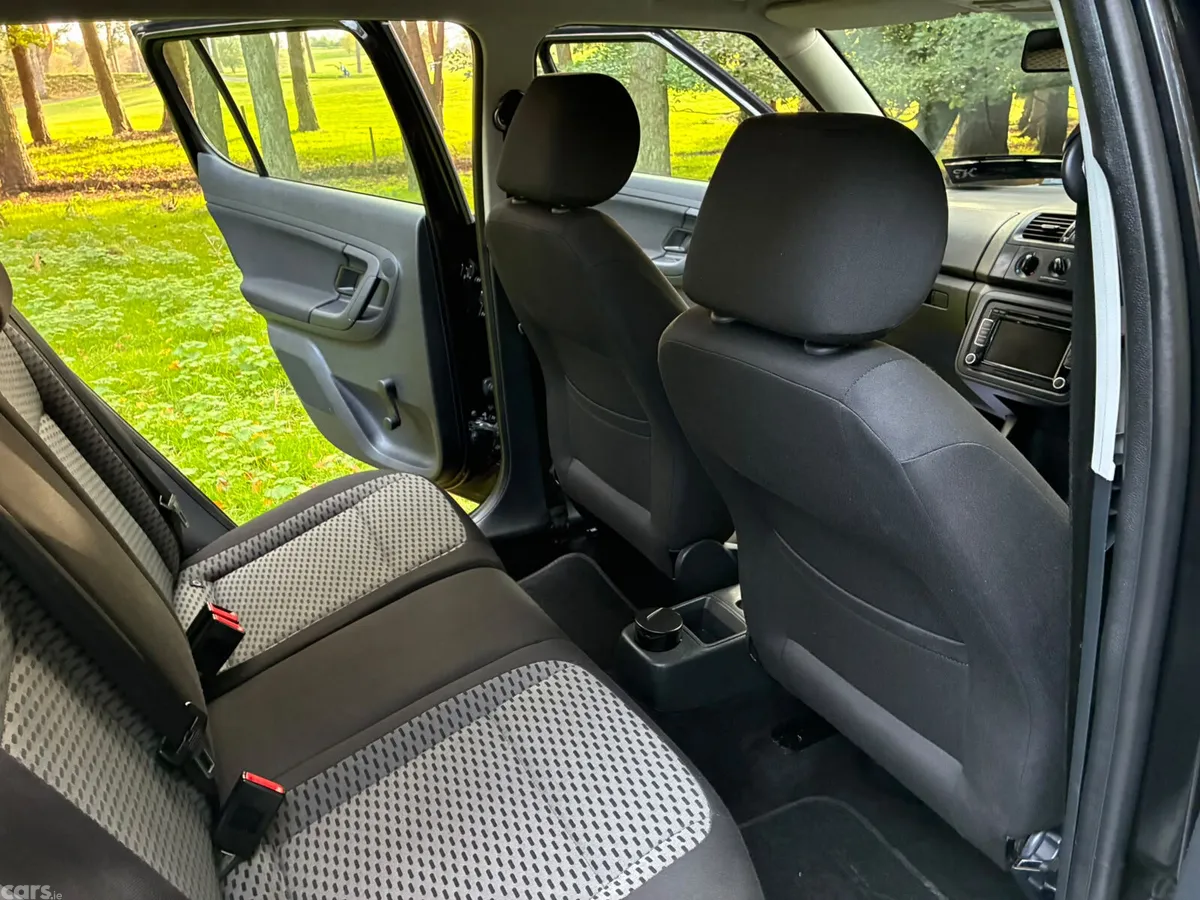 Skoda Fabia Hatchback, Petrol, 2011, Black