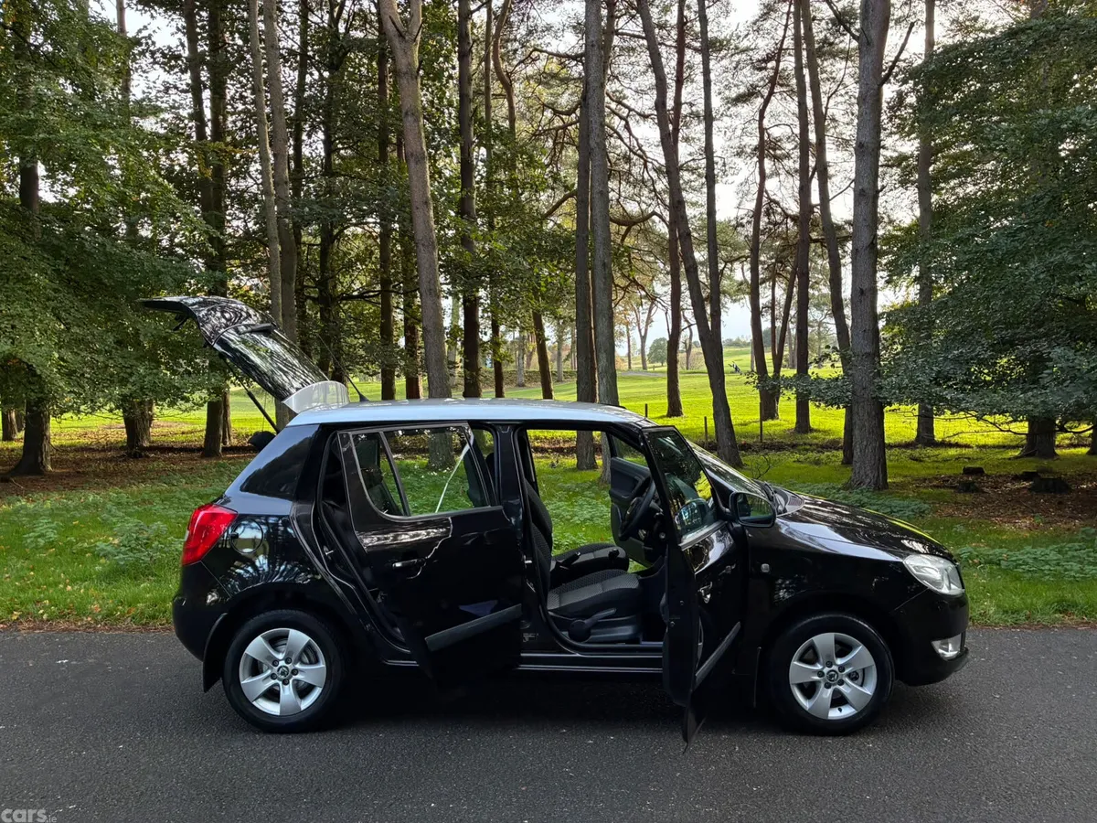 Skoda Fabia Hatchback, Petrol, 2011, Black