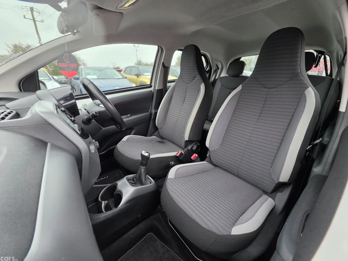 Toyota Aygo Hatchback, Petrol, 2019, White
