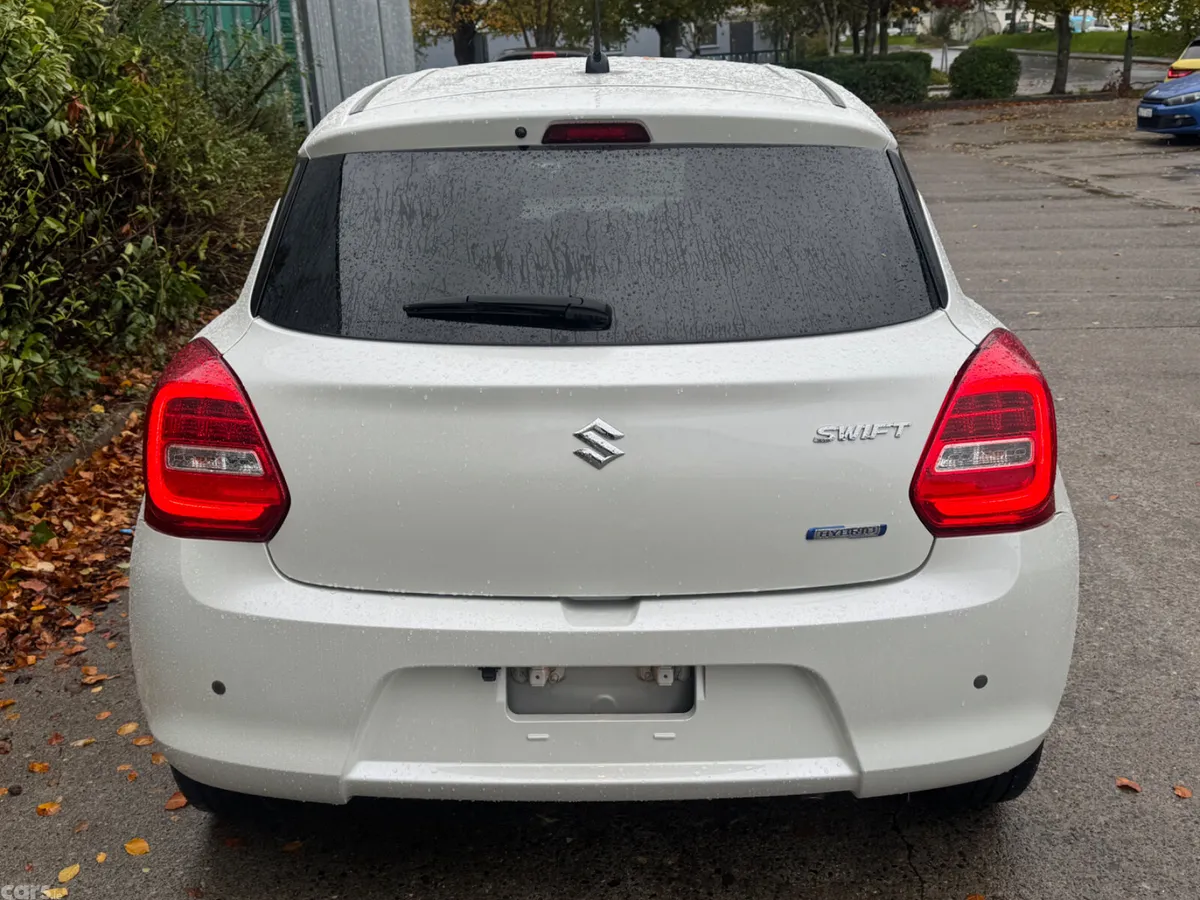 Suzuki Swift Hatchback, Petrol Hybrid, 2018, White