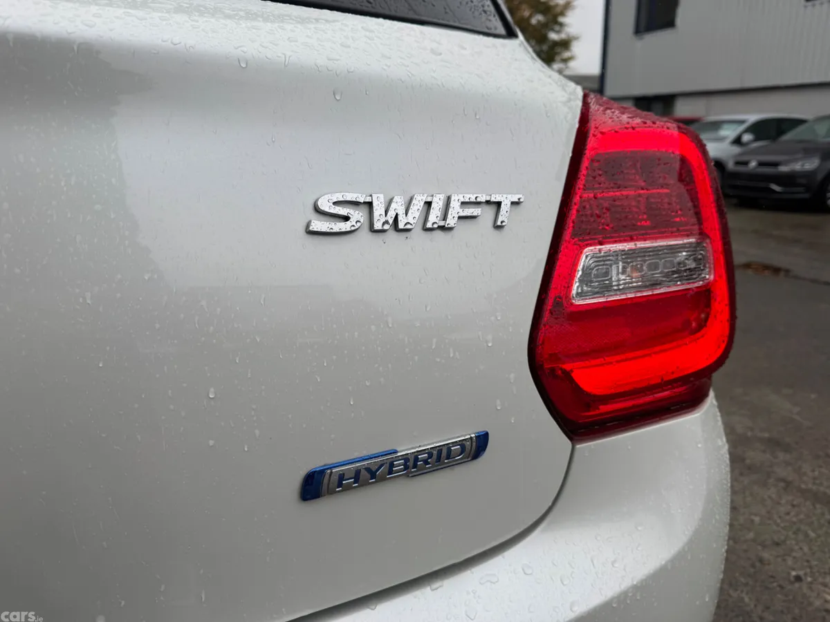 Suzuki Swift Hatchback, Petrol Hybrid, 2018, White