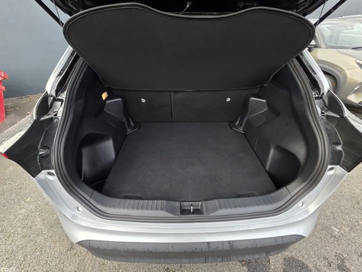 Toyota Yaris Cross SUV, Petrol Hybrid, 2023, Grey