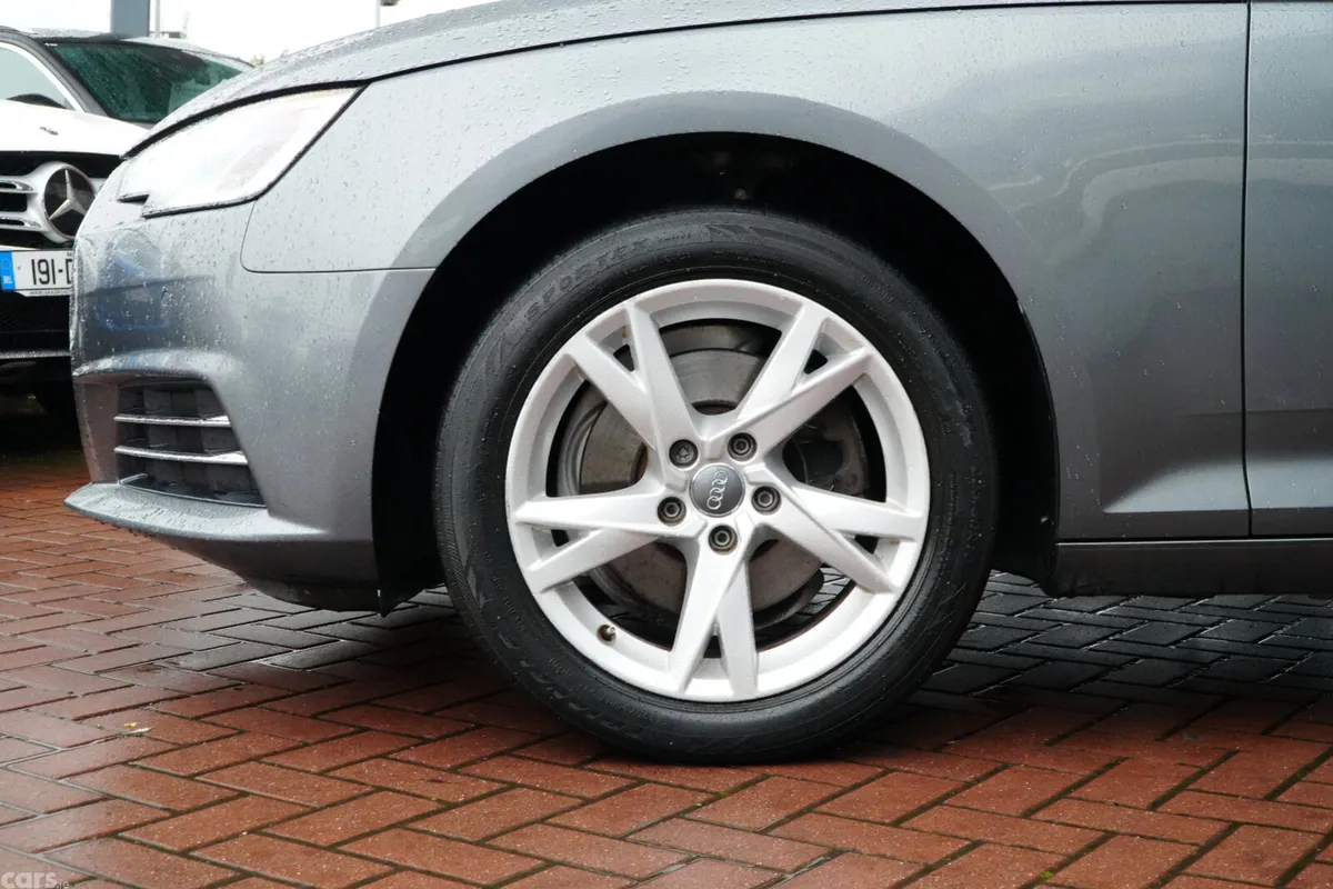 Audi A4 Saloon, Petrol, 2017, Grey