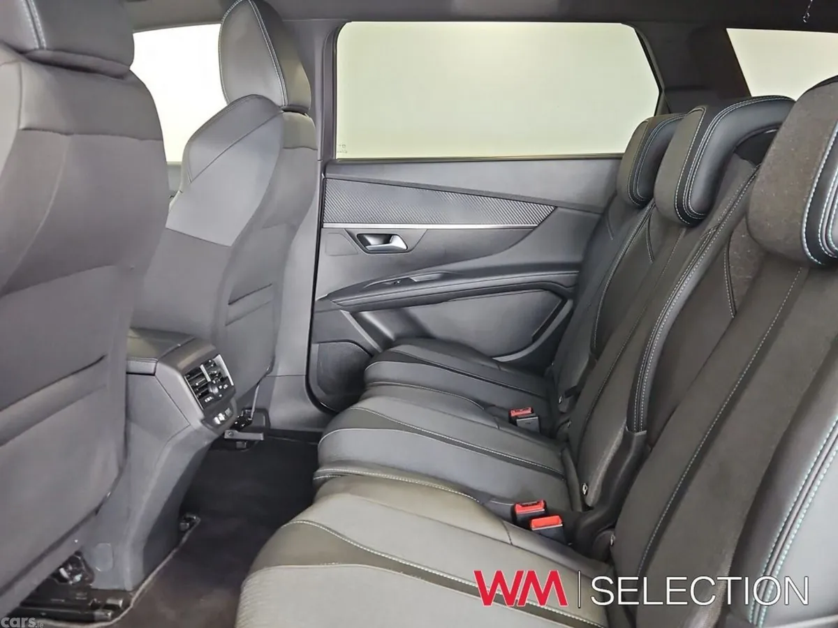 Peugeot 5008 MPV, Diesel, 2025, Grey