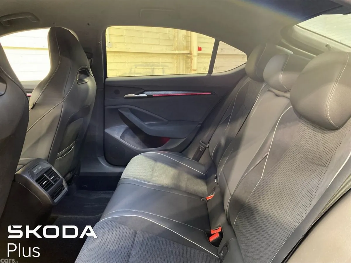Skoda Superb Saloon, Diesel, 2026, Blue