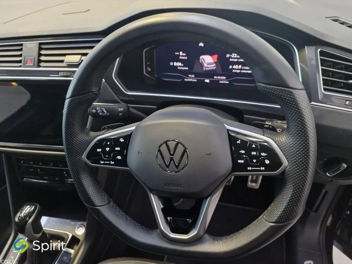 Volkswagen Tiguan SUV, Petrol Plug-in Hybrid, 2024, Black