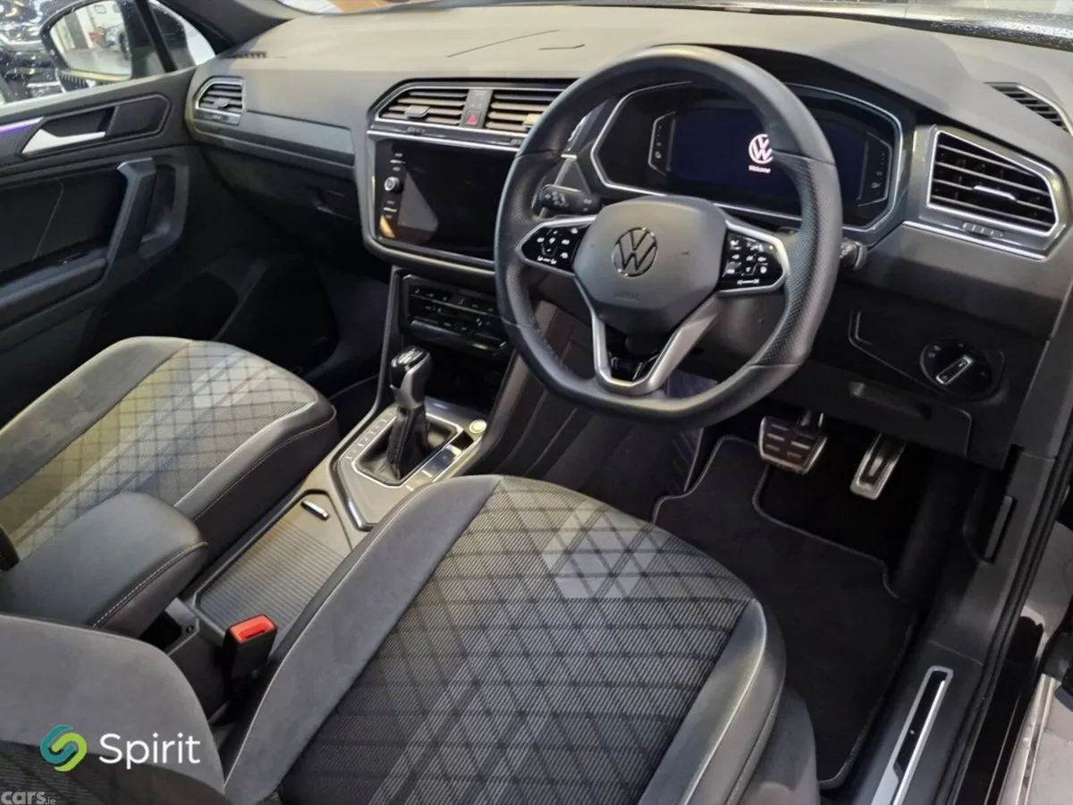 Volkswagen Tiguan SUV, Petrol Plug-in Hybrid, 2024, Black
