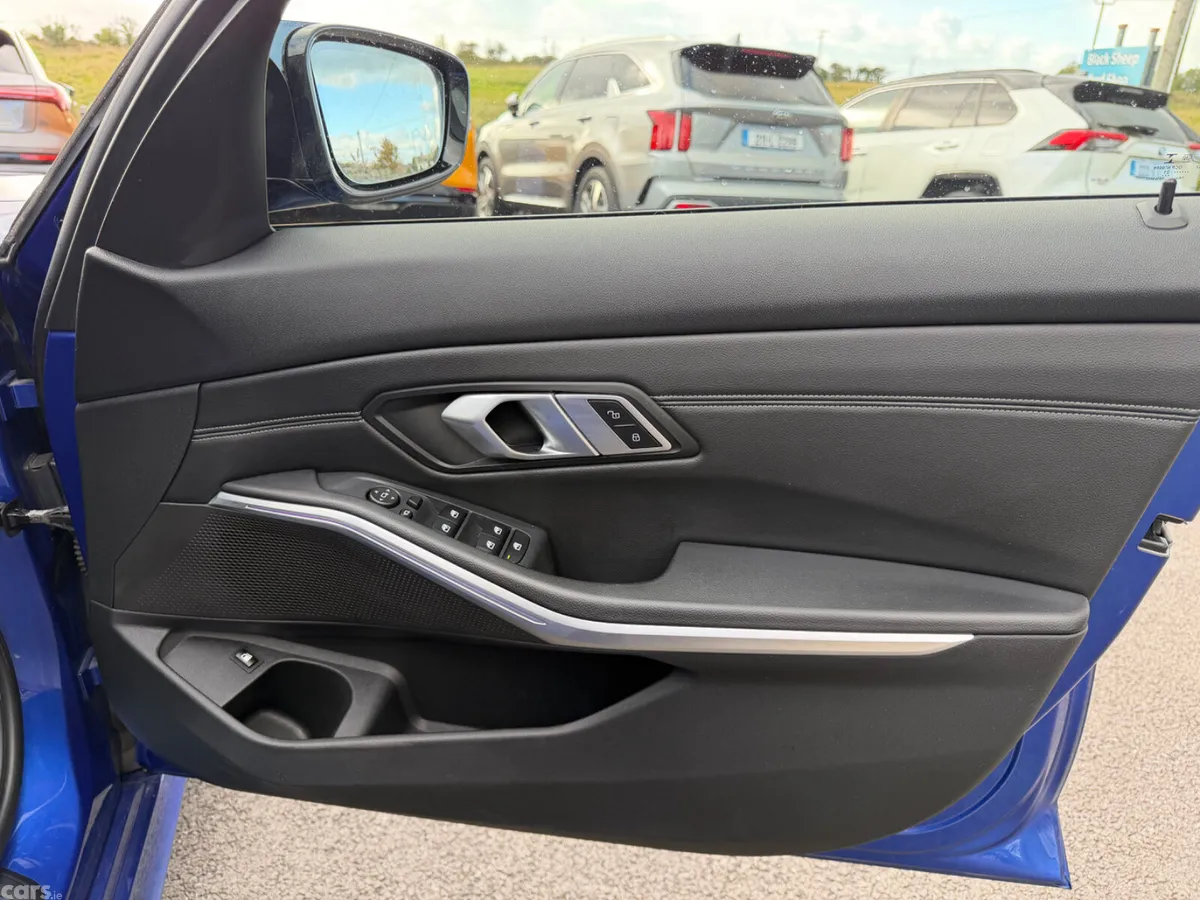 BMW 3-Series Saloon, Petrol Plug-in Hybrid, 2021, Blue