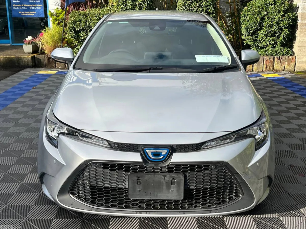 Toyota Corolla Estate, Petrol Hybrid, 2021, Silver