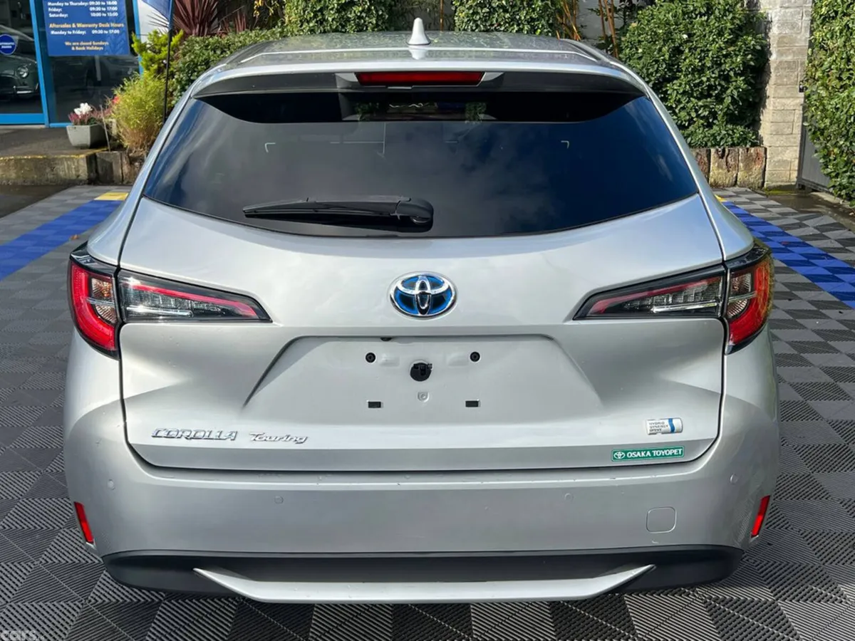 Toyota Corolla Estate, Petrol Hybrid, 2021, Silver