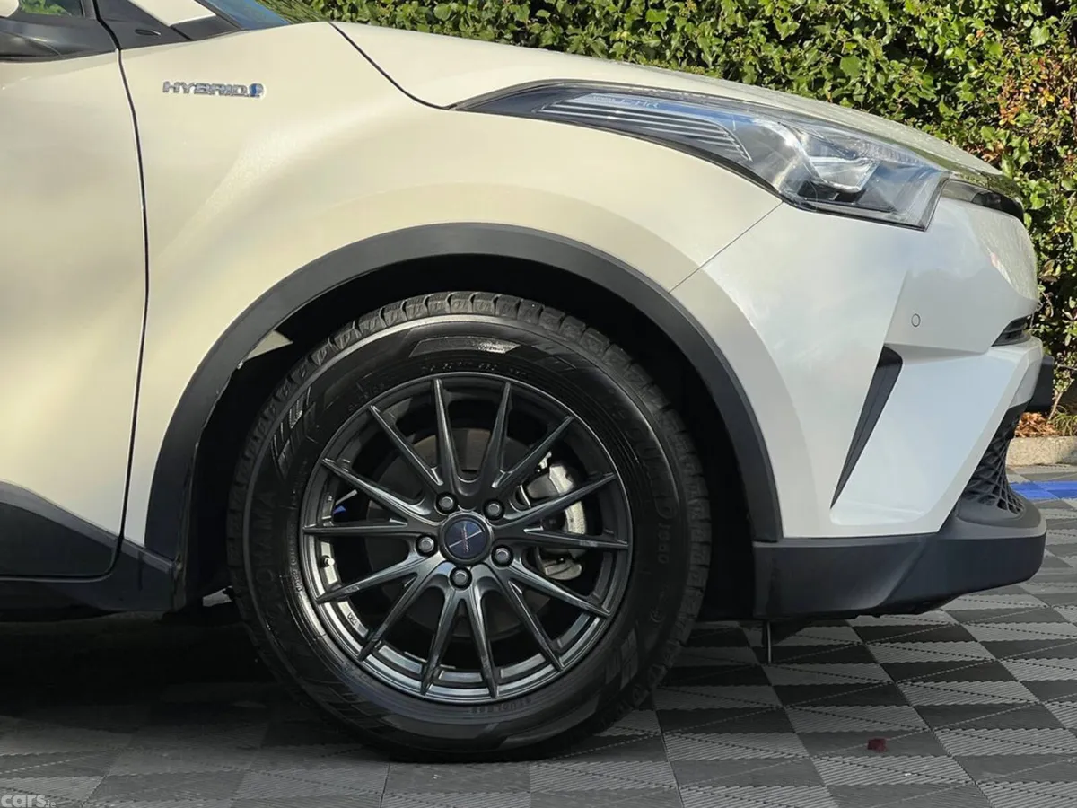 Toyota C-HR SUV, Petrol Hybrid, 2018, White