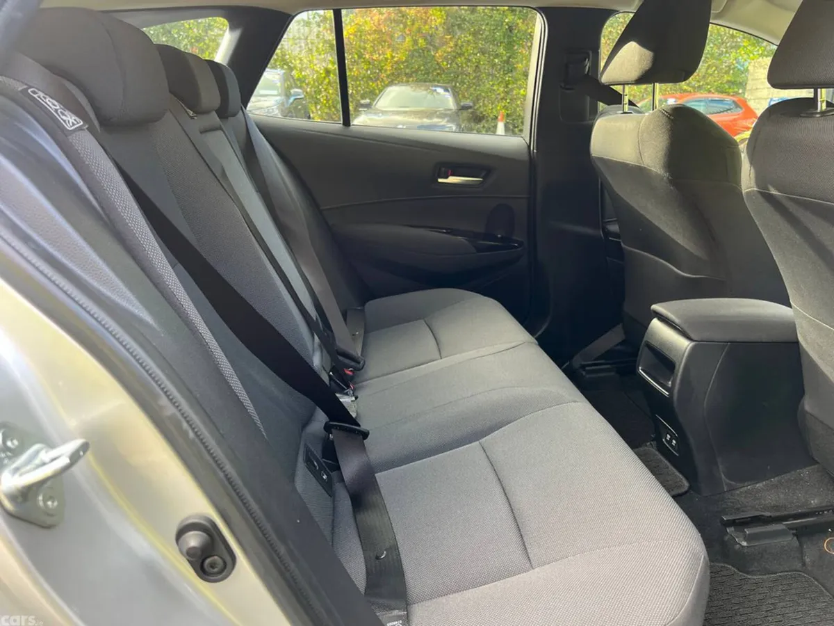 Toyota Corolla Estate, Petrol Hybrid, 2021, Silver