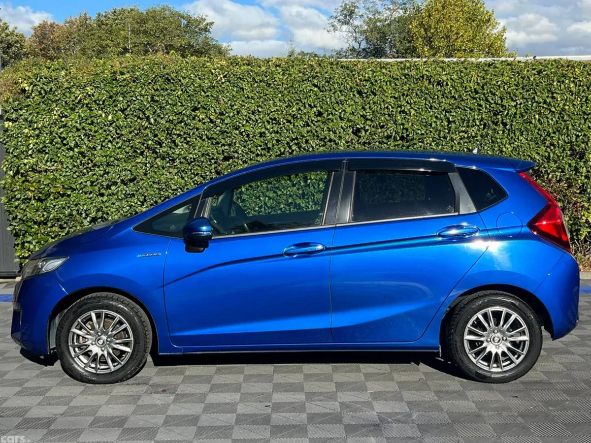 Honda Fit Hatchback, Petrol Hybrid, 2017, Blue