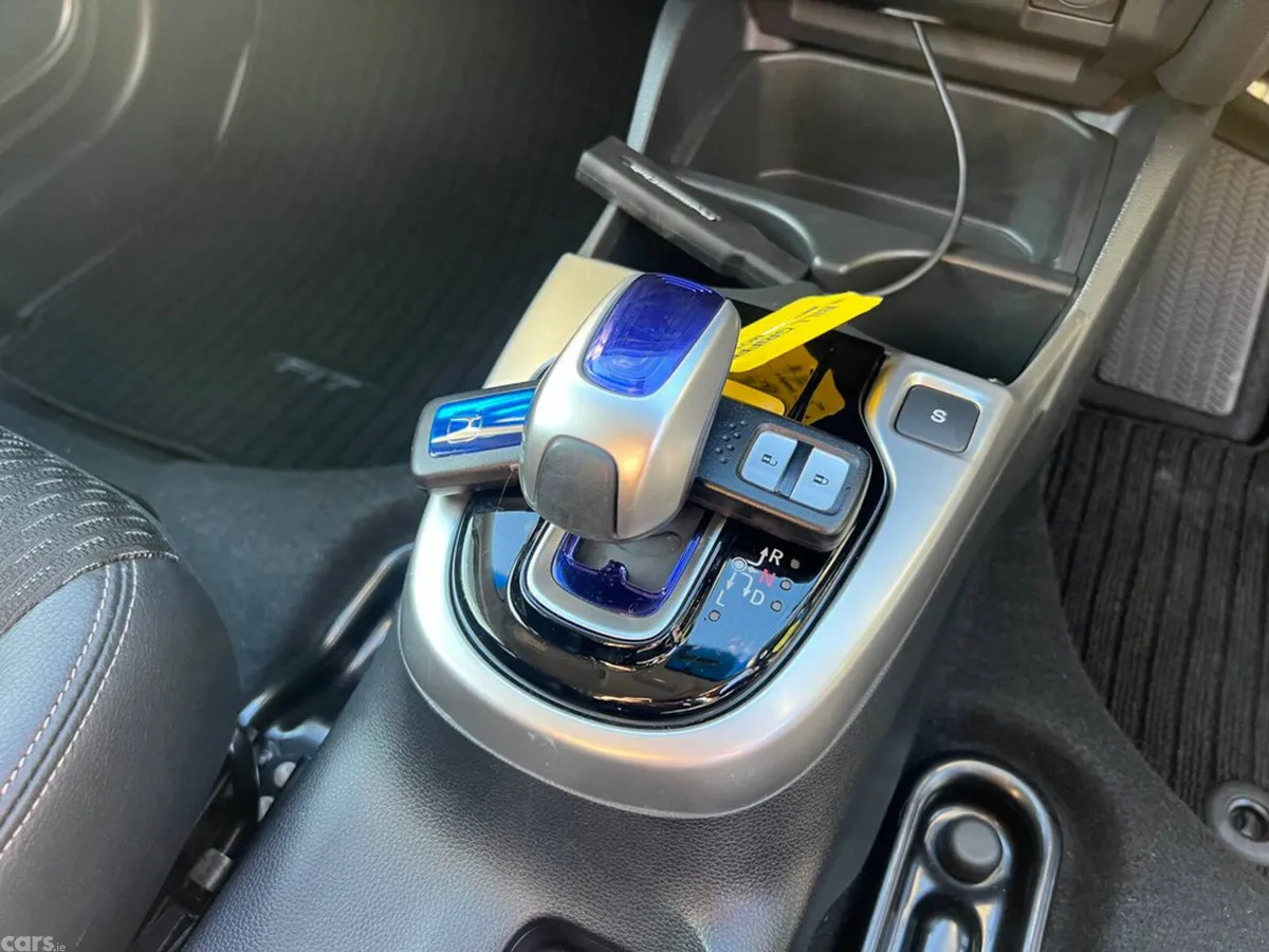 Honda Fit Hatchback, Petrol Hybrid, 2017, Blue
