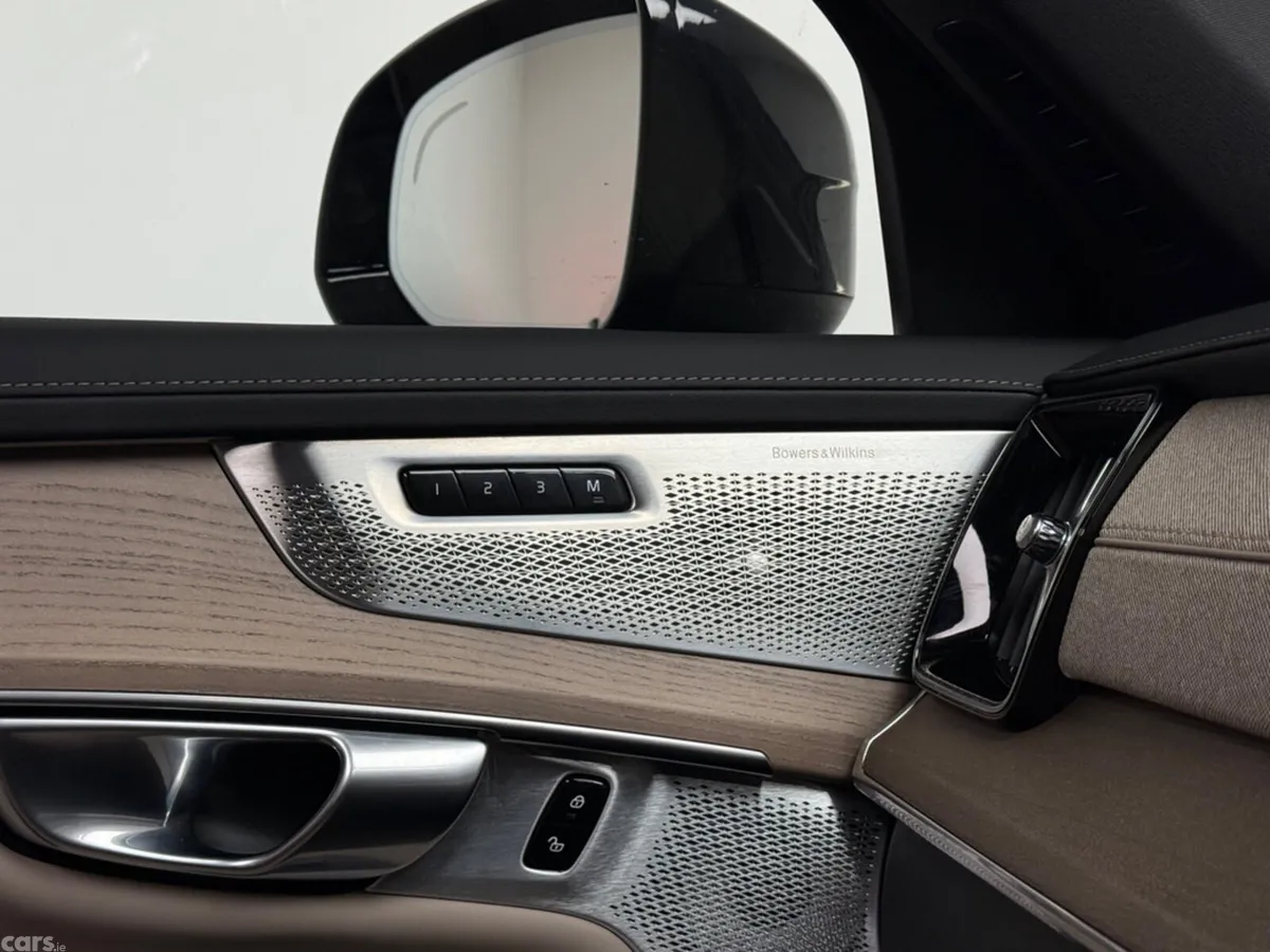 Volvo XC90 SUV, Petrol Plug-in Hybrid, 2025, Blue