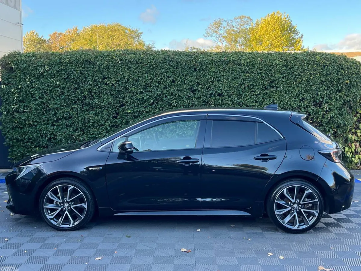 Toyota Corolla Hatchback, Petrol Hybrid, 2018, Black