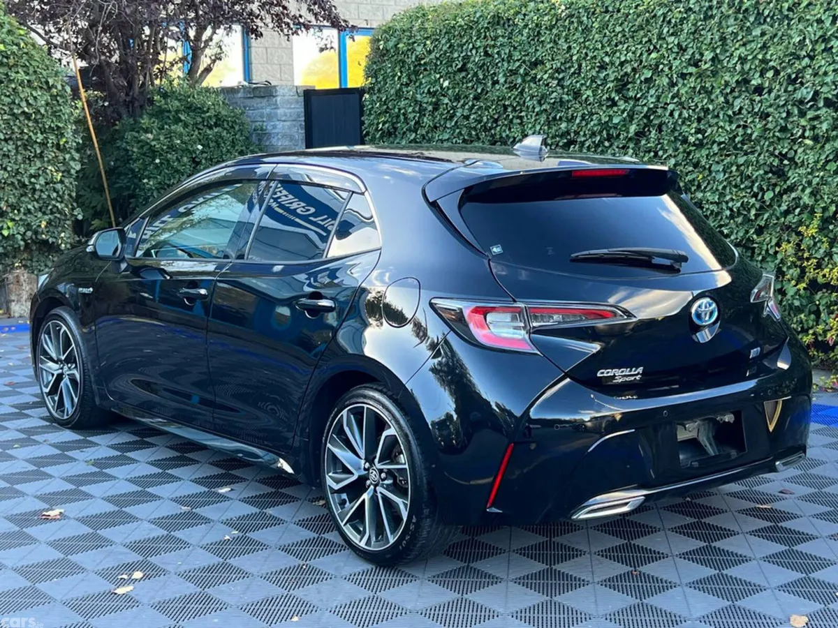 Toyota Corolla Hatchback, Petrol Hybrid, 2018, Black