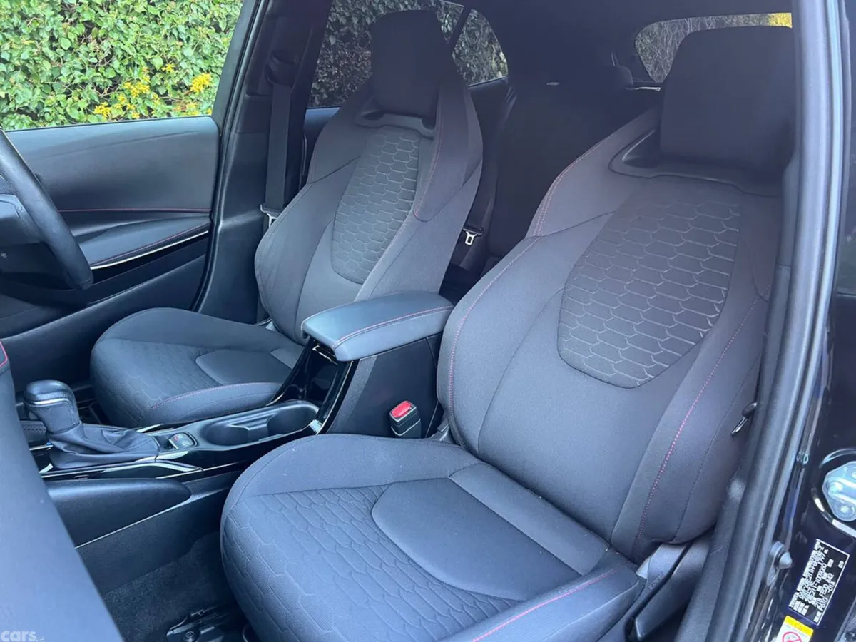 Toyota Corolla Hatchback, Petrol Hybrid, 2018, Black